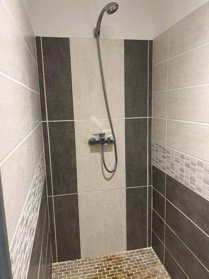 Tres Bel Appartement Bleu Montclar  Esterno foto